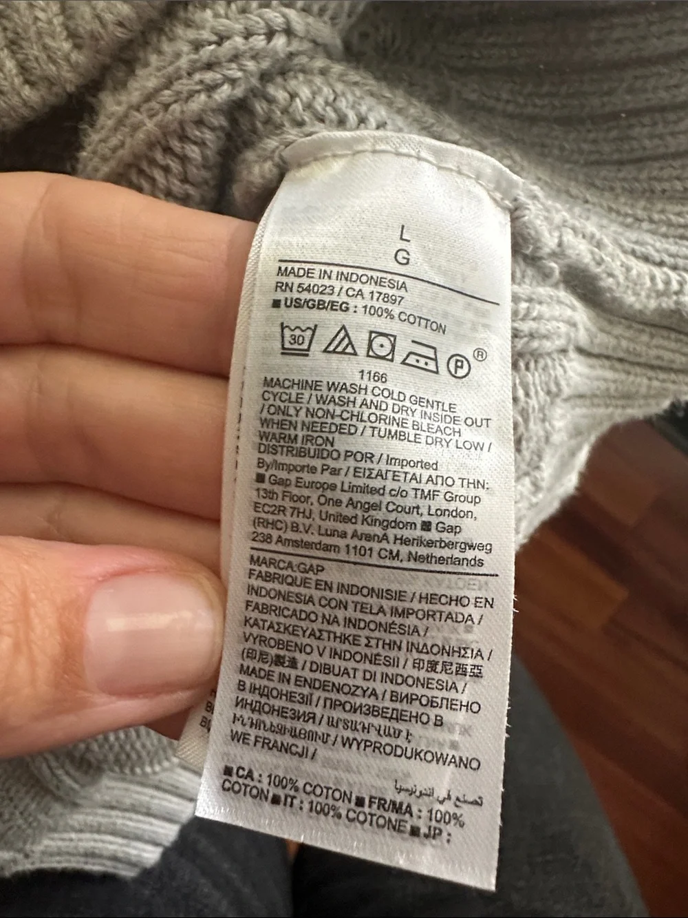 GAP Cable Knit Crewneck Sweater in Light Gray M